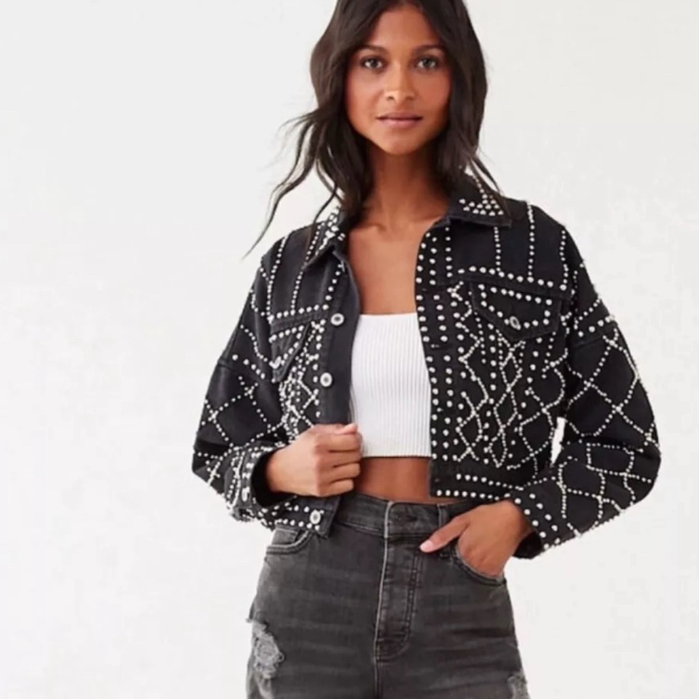 Forever 21 Denim Jacket Black Cropped Grommets Studded Sz Small